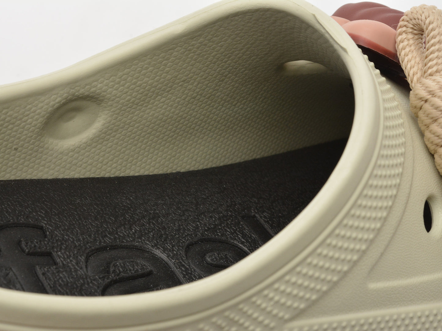 Papuci GRYXA negri, 2025, din pvc