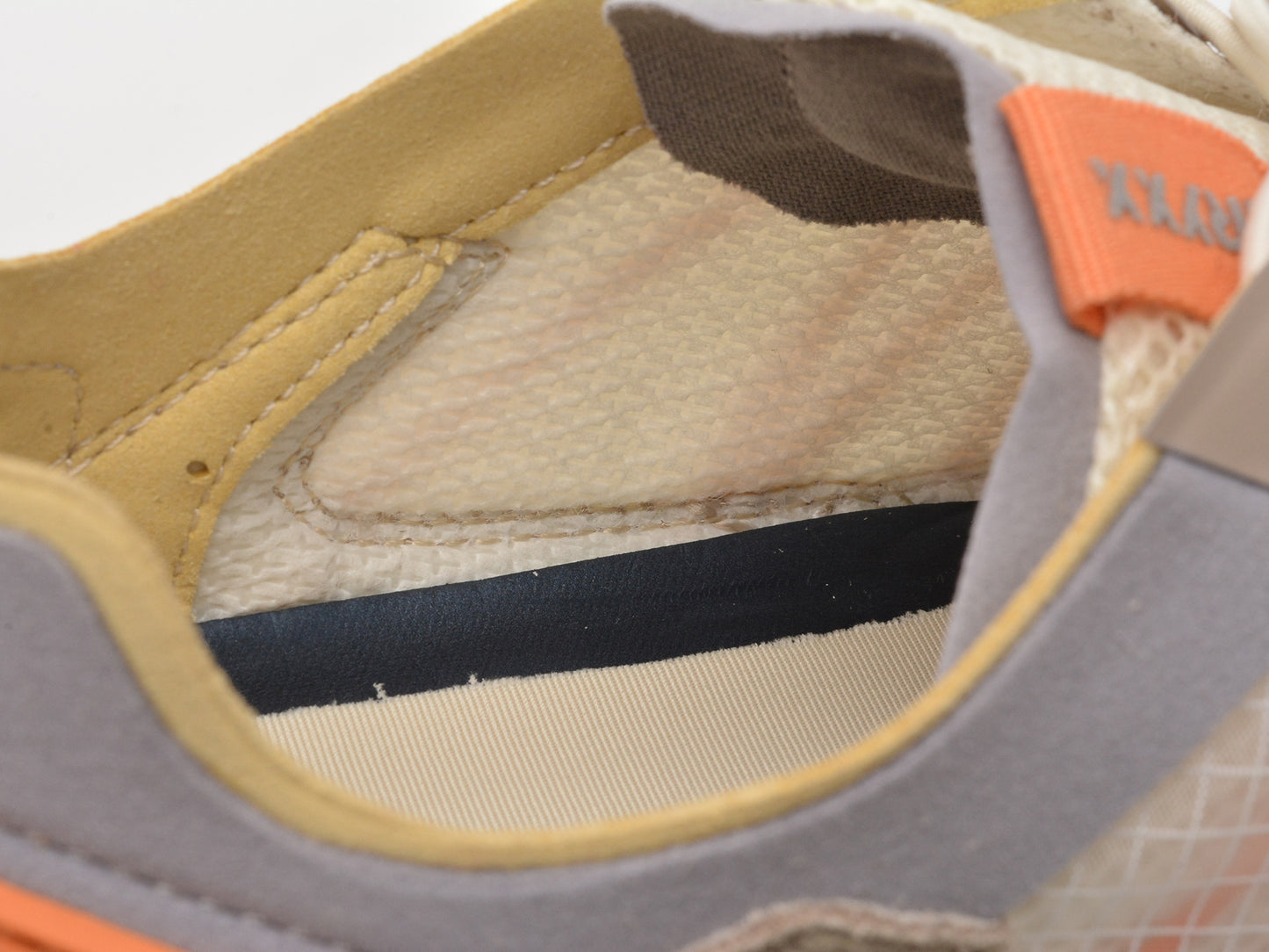 Pantofi sport GRYXA albi, 40049W, din material texil
