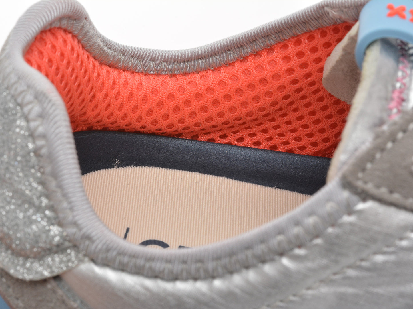 Pantofi sport GRYXA albi, 40061W, din material textil